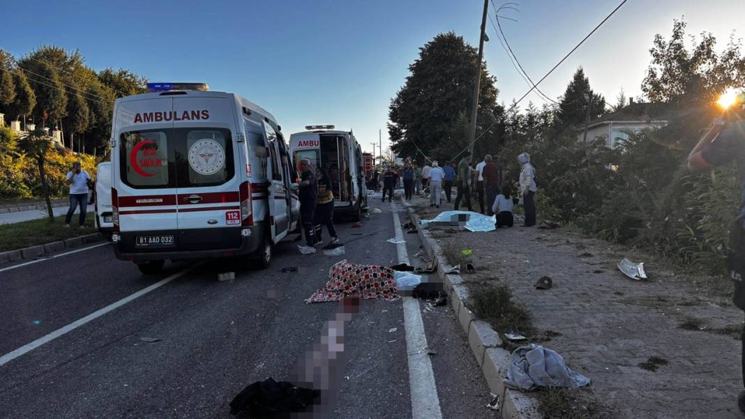 Çok sayıda ölü ve yaralı var! Feci kaza 9